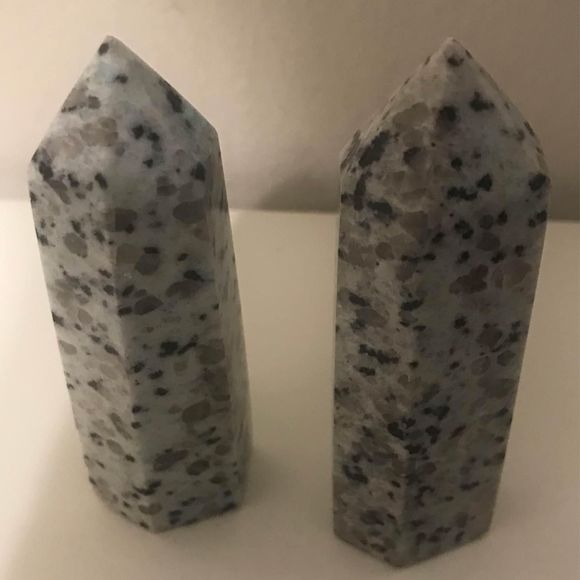 Kiwi Jasper crystal gemstone tower point - Picture 2 of 4